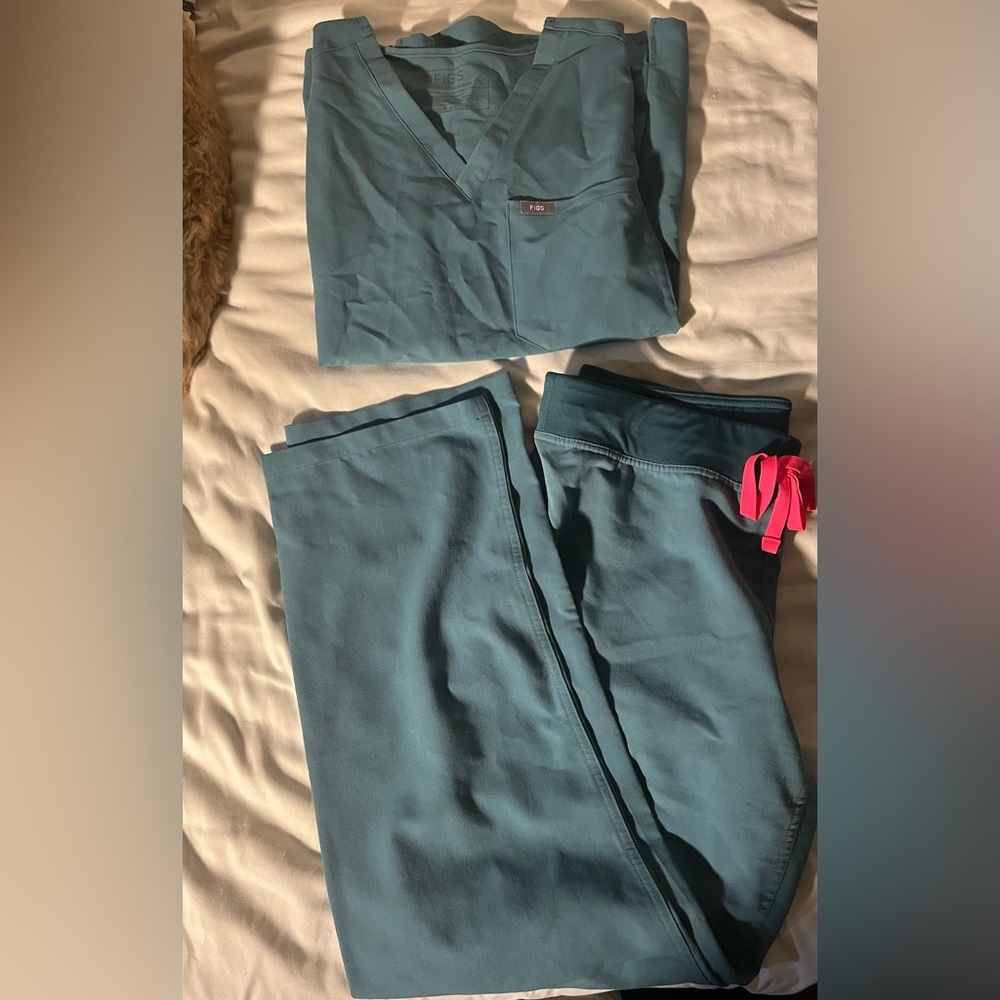 Figs scrubs